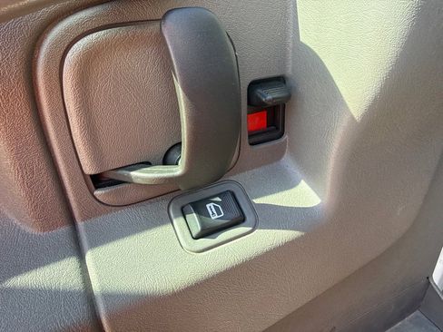 Used 2025 Chevrolet Express 2500 w/ Driver Convenience Package RWD image 15