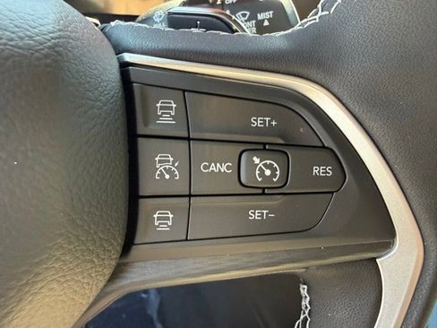 New 2025 Jeep Grand Cherokee Laredo X w/ Luxury Tech Group I image 16