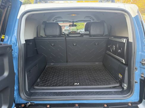 Used 2012 Toyota FJ Cruiser 4WD w/ Upgrade Pkg image 7