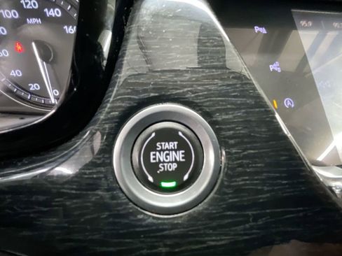 Used 2020 Cadillac XT6 Premium Luxury image 16