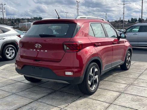 Certified 2025 Hyundai Venue SEL FWD image 5
