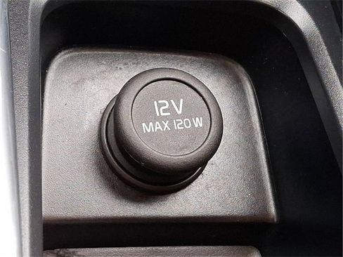 Certified 2025 Volvo XC60 B5 Plus image 20