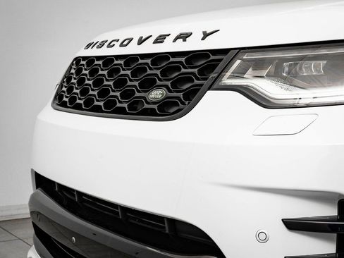Used 2023 Land Rover Discovery S R-Dynamic image 3