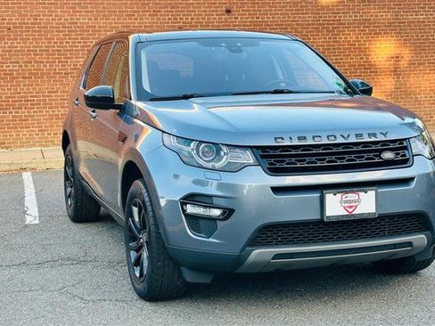Used 2018 Land Rover Discovery Sport SE image 4