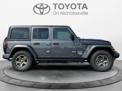 Used 2018 Jeep Wrangler Unlimited Sport S AWD/4WD image 6
