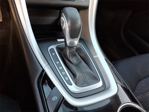 Used 2016 Ford Fusion SE image 12