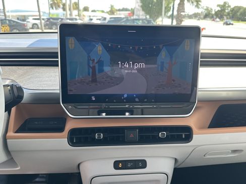 New 2025 Volkswagen ID. Buzz 1st Edition image 12