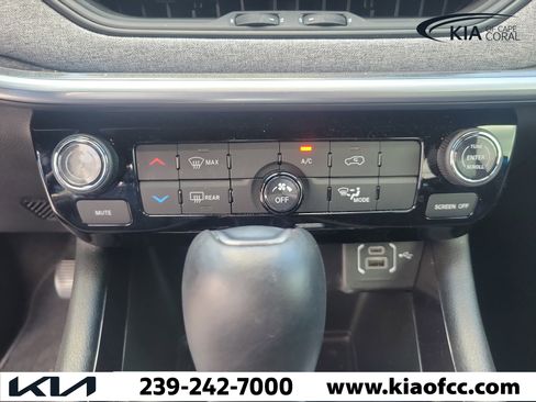 Used 2025 Jeep Compass Latitude AWD/4WD image 29