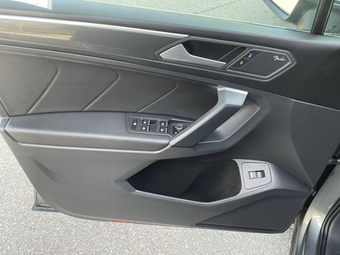 Used 2019 Volkswagen Tiguan SEL Premium AWD/4WD image 14