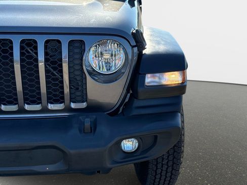 Used 2020 Jeep Gladiator Sport w/ Quick Order Package 24S AWD/4WD image 11