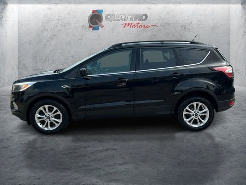 Used 2018 Ford Escape SE w/ SE Sync 3 Package AWD/4WD image 2