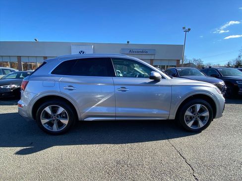 Used 2022 Audi Q5 2.0T Premium Plus w/ Premium Plus Package image 2