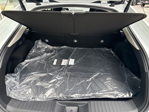 New 2026 Toyota Prius Plug-In Hybrid FWD image 8