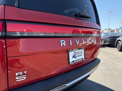 Used 2024 Rivian R1S Adventure Dual AWD/4WD image 33