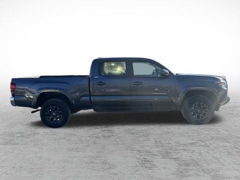 Certified 2022 Toyota Tacoma SR5 image 4