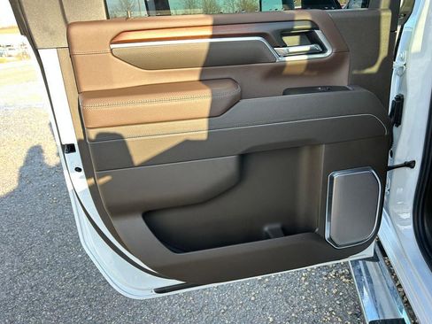 New 2026 GMC Sierra 3500 Denali w/ Denali Reserve Package image 7