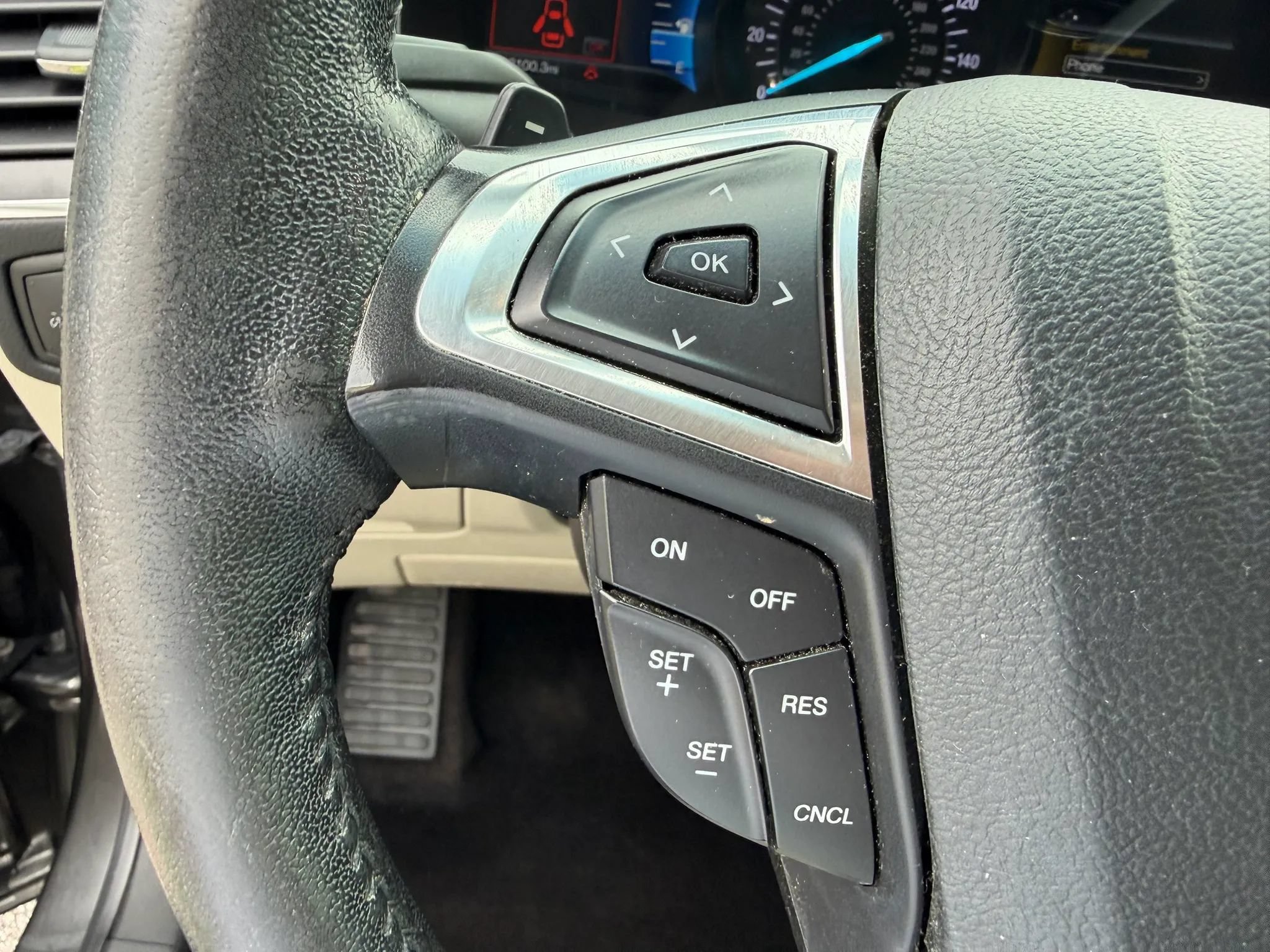 Used 2018 Ford Edge Titanium AWD/4WD image 41