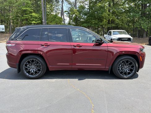 New 2026 Jeep Grand Cherokee Summit AWD/4WD image 9