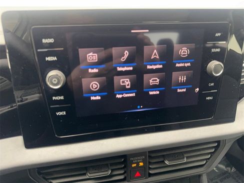 Used 2025 Volkswagen Jetta SE w/ Sunroof Package image 61