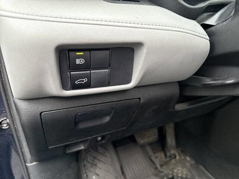 Used 2020 Toyota Highlander XLE image 26