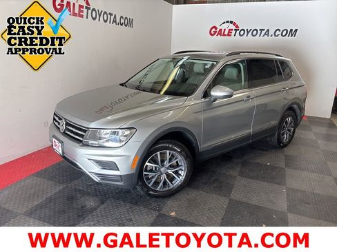 Used 2020 Volkswagen Tiguan SE image 1