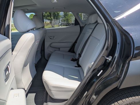 Used 2024 Hyundai Kona Limited AWD/4WD image 27