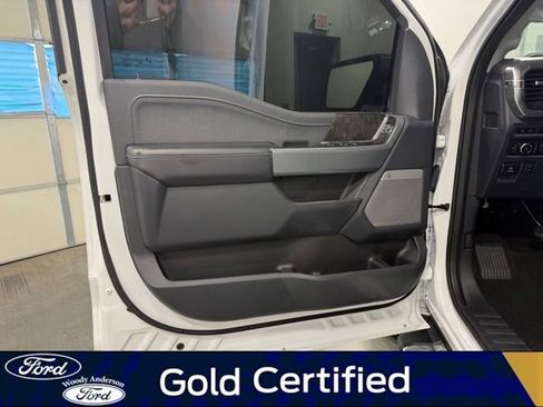 Certified 2022 Ford F150 Lariat w/ Max Trailer Tow Package AWD/4WD image 22