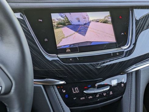 New 2025 Cadillac XT6 Premium Luxury image 16