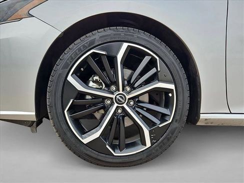 Used 2024 Nissan Altima 2.5 SR image 23