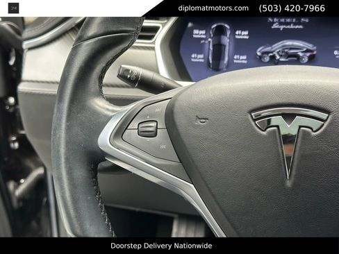 Used 2012 Tesla Model S Signature Performance image 33