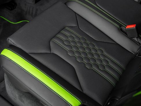 Used 2025 Lamborghini Urus SE image 39