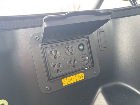 Used 2022 Ford F150 Lightning Lariat image 66