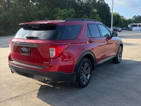 Used 2024 Ford Explorer XLT w/ Equipment Group 202A AWD/4WD image 6