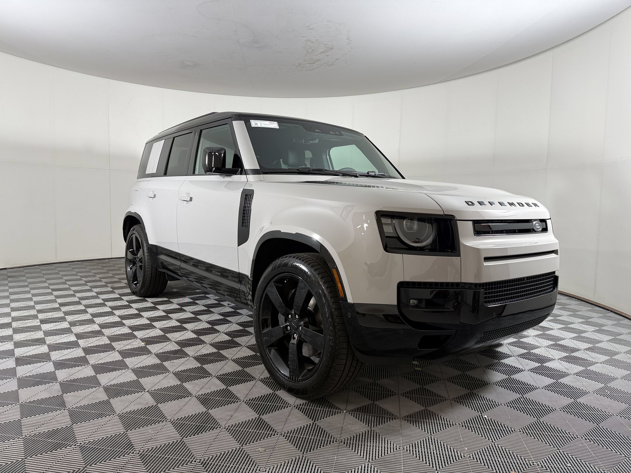 New 2026 Land Rover Defender 110 X-Dynamic SE AWD/4WD image 7