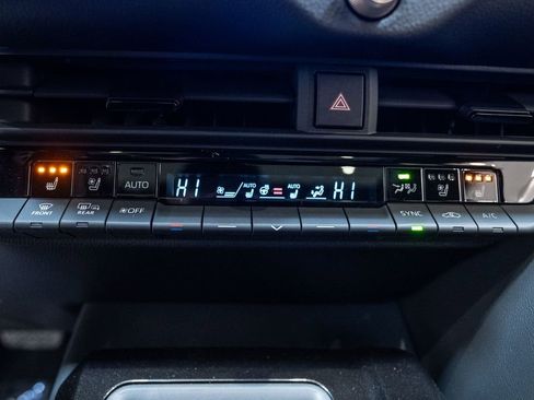 New 2026 Toyota Crown Platinum image 26