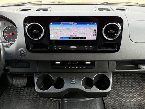 Used 2023 Mercedes-Benz Sprinter 2500 image 19