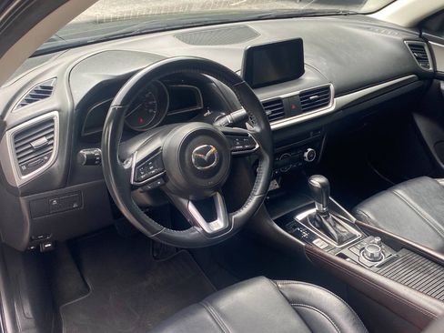 Used 2018 MAZDA MAZDA3 Touring FWD image 13