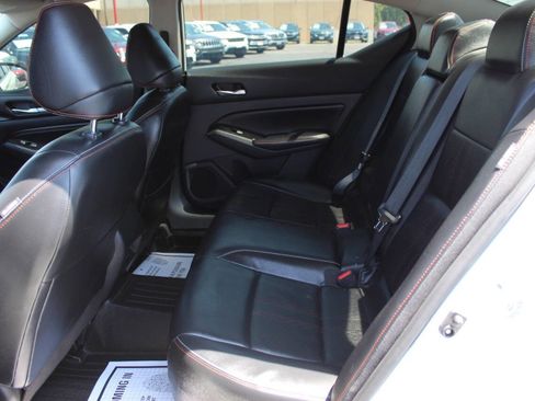 Used 2023 Nissan Altima 2.5 SR w/ SR Premium Package image 14