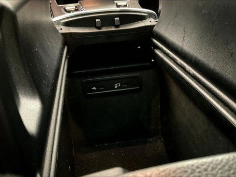 Used 2021 Mercedes-Benz GLC 300 4MATIC w/ Premium Package image 31