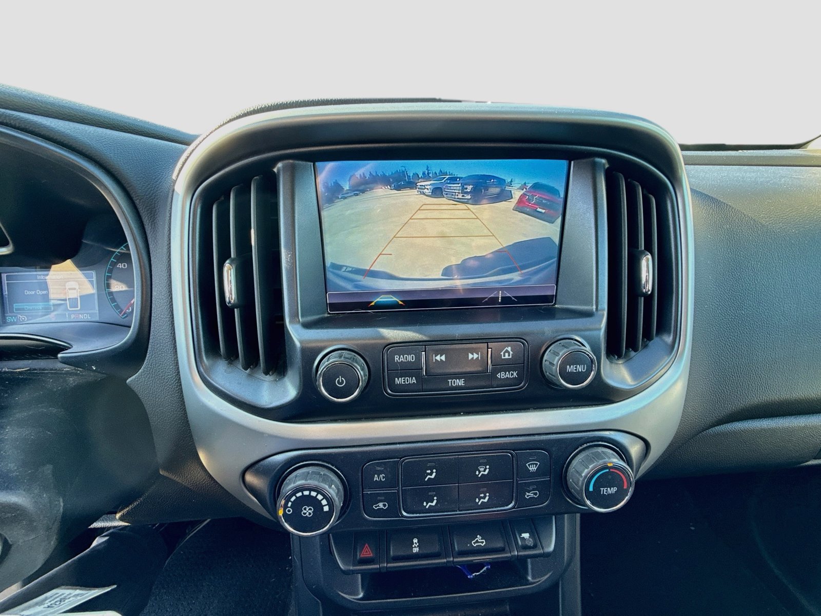 Used 2018 Chevrolet Colorado LT AWD/4WD image 13