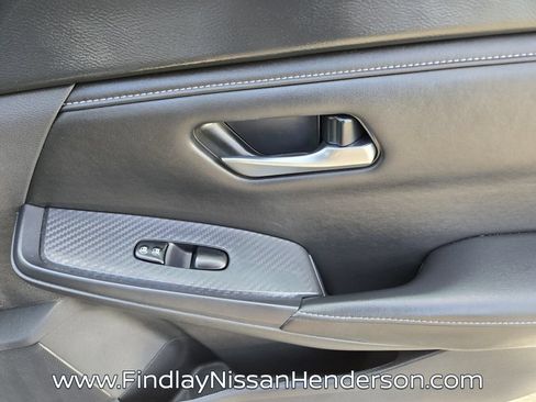 Used 2024 Nissan Sentra SV FWD image 18