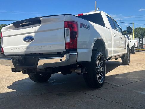 Used 2017 Ford F250 Lariat w/ Lariat Ultimate Package AWD/4WD image 3