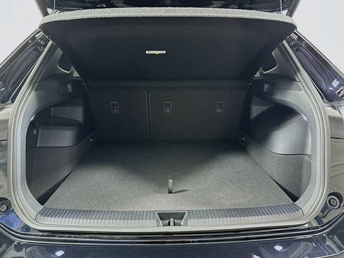 Used 2026 Volkswagen Tiguan SEL R-Line AWD/4WD image 17