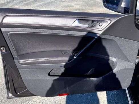 Used 2018 Volkswagen Golf Alltrack SEL image 9