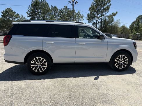 Used 2025 Ford Expedition Platinum AWD/4WD image 7