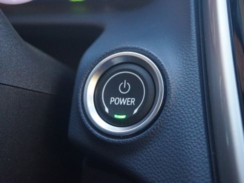 Used 2022 Chevrolet Bolt EUV Premier w/ Launch Edition image 34