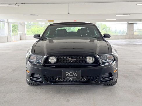 Used 2014 Ford Mustang GT w/ Electronics Package RWD image 2