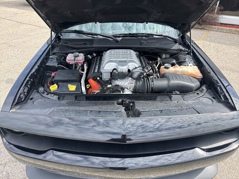 Used 2016 Dodge Challenger SRT Hellcat image 26