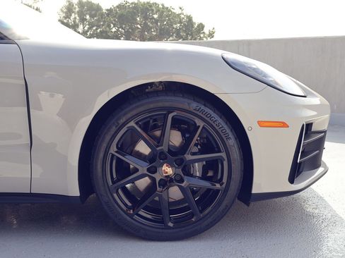 New 2026 Porsche Panamera image 11