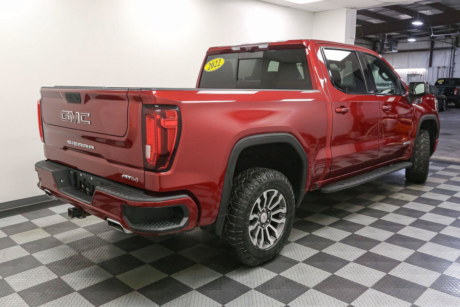 Used 2022 GMC Sierra 1500 AT4 w/ AT4 Premium Package AWD/4WD image 9